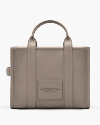 The medium-sized Tote Bag made of leather