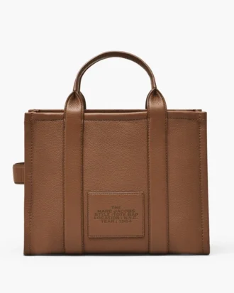 The medium-sized Tote Bag made of leather