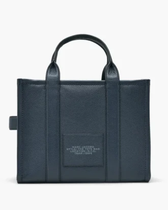 The medium-sized Tote Bag made of leather