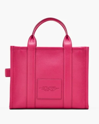 The medium-sized Tote Bag made of leather
