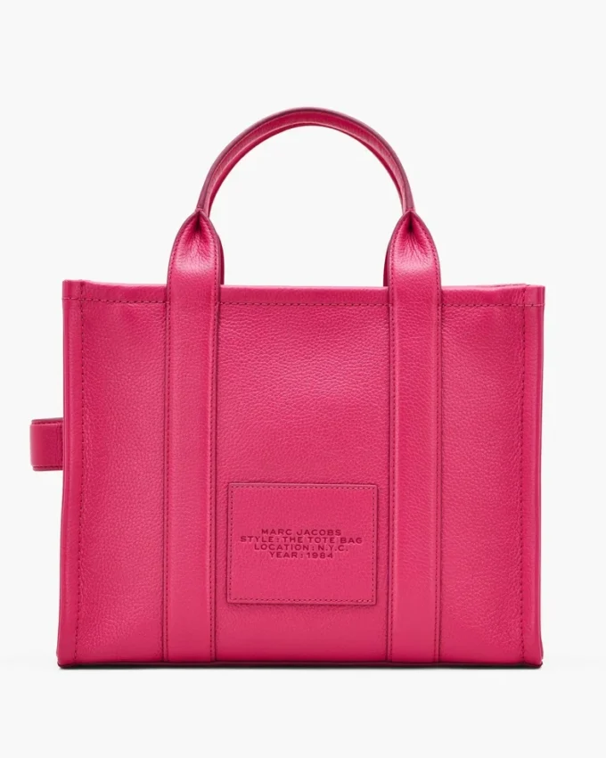 The medium-sized Tote Bag made of leather The medium-sized Tote Bag made of leather