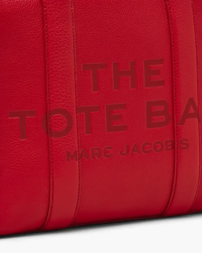 The medium-sized Tote Bag made of leather The medium-sized Tote Bag made of leather