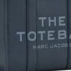 The medium-sized Tote Bag made of leather The medium-sized Tote Bag made of leather