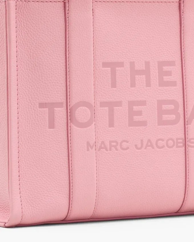 The medium-sized Tote Bag made of leather The medium-sized Tote Bag made of leather