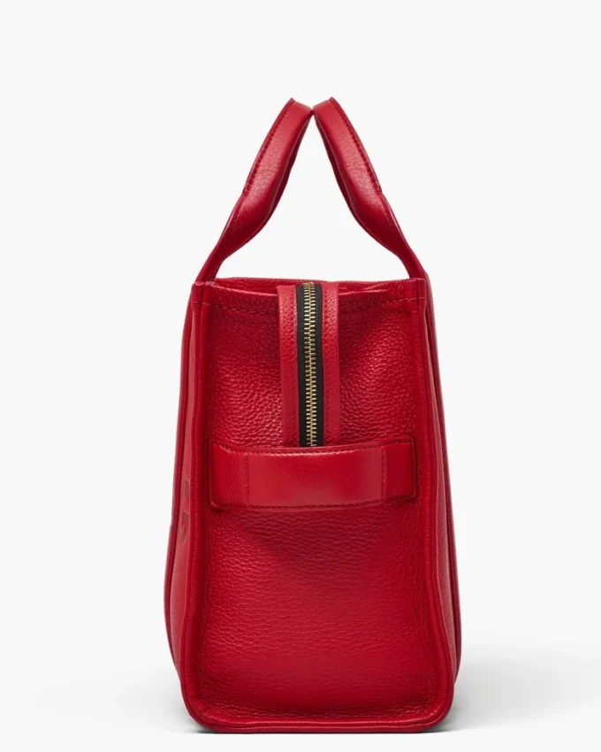 The medium-sized Tote Bag made of leather The medium-sized Tote Bag made of leather