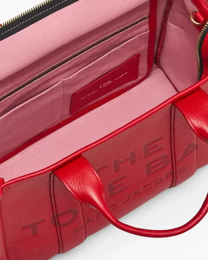 The medium-sized Tote Bag made of leather The medium-sized Tote Bag made of leather