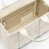 The medium-sized Tote Bag made of leather The medium-sized Tote Bag made of leather