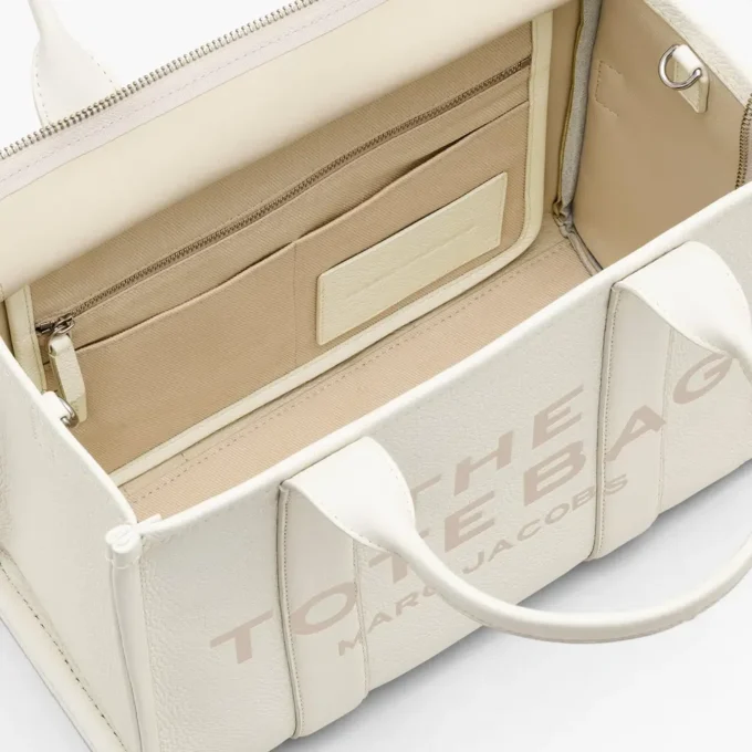 The medium-sized Tote Bag made of leather The medium-sized Tote Bag made of leather