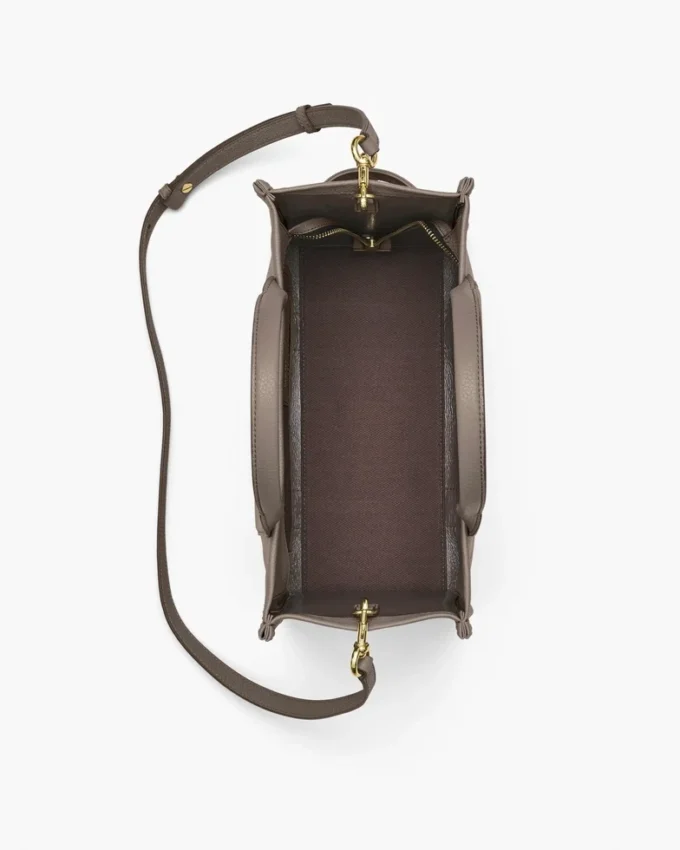 The medium-sized Tote Bag made of leather The medium-sized Tote Bag made of leather
