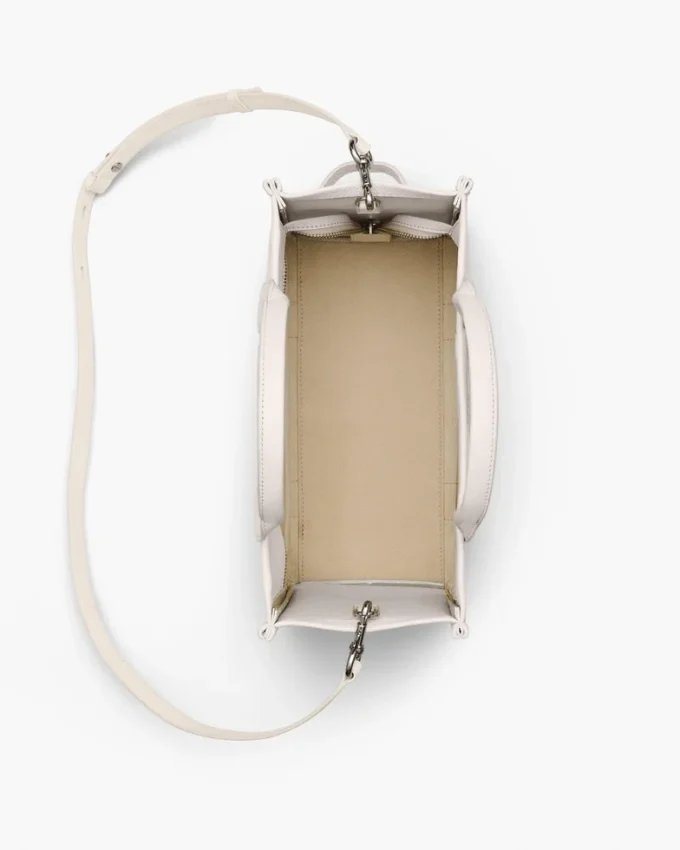 The medium-sized Tote Bag made of leather The medium-sized Tote Bag made of leather