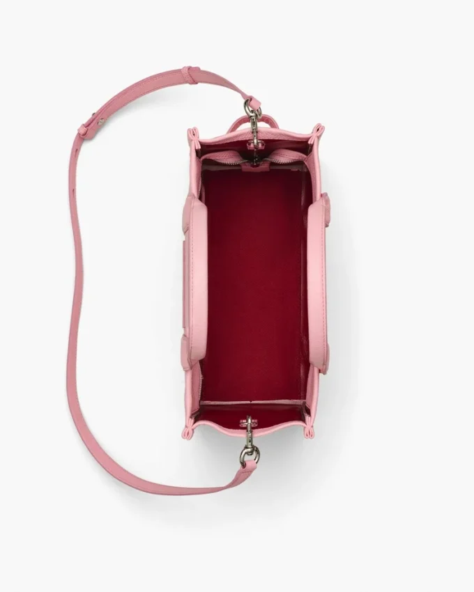 The medium-sized Tote Bag made of leather The medium-sized Tote Bag made of leather