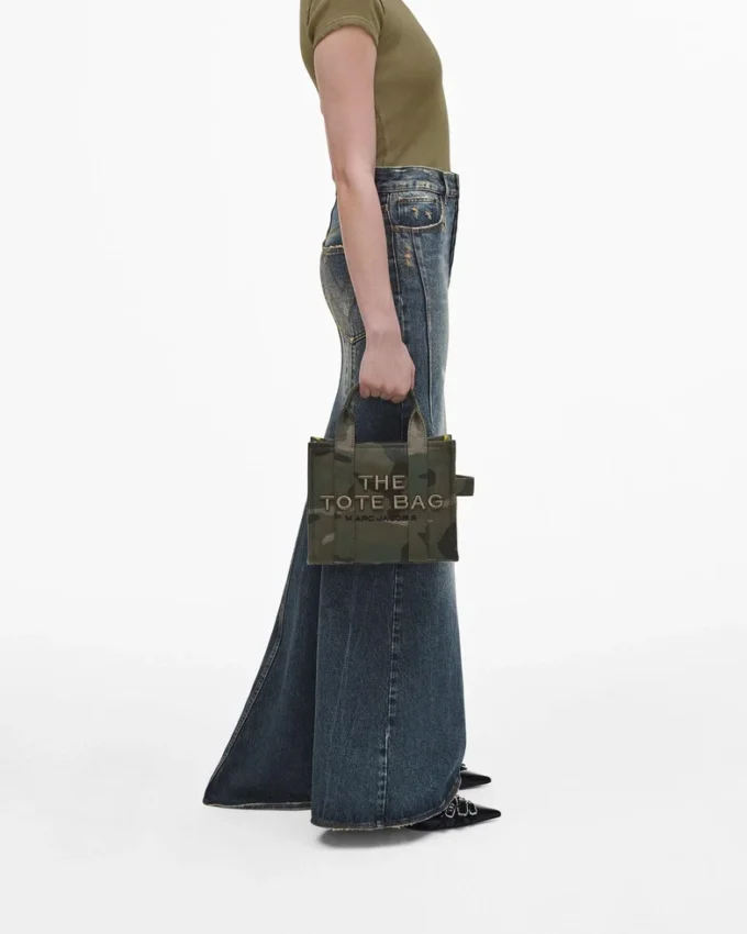 The small Tote Bag made from Jacquard fabric with camouflage pattern The small Tote Bag made from Jacquard fabric with camouflage pattern