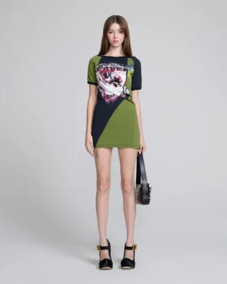 Twisted-T-Shirt-Kleid Twisted-T-Shirt-Kleid
